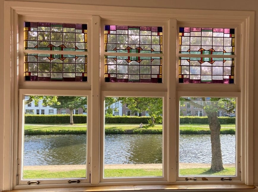 Glas-in-lood verwerkt in isolatieglas voor energiebesparing in Delft