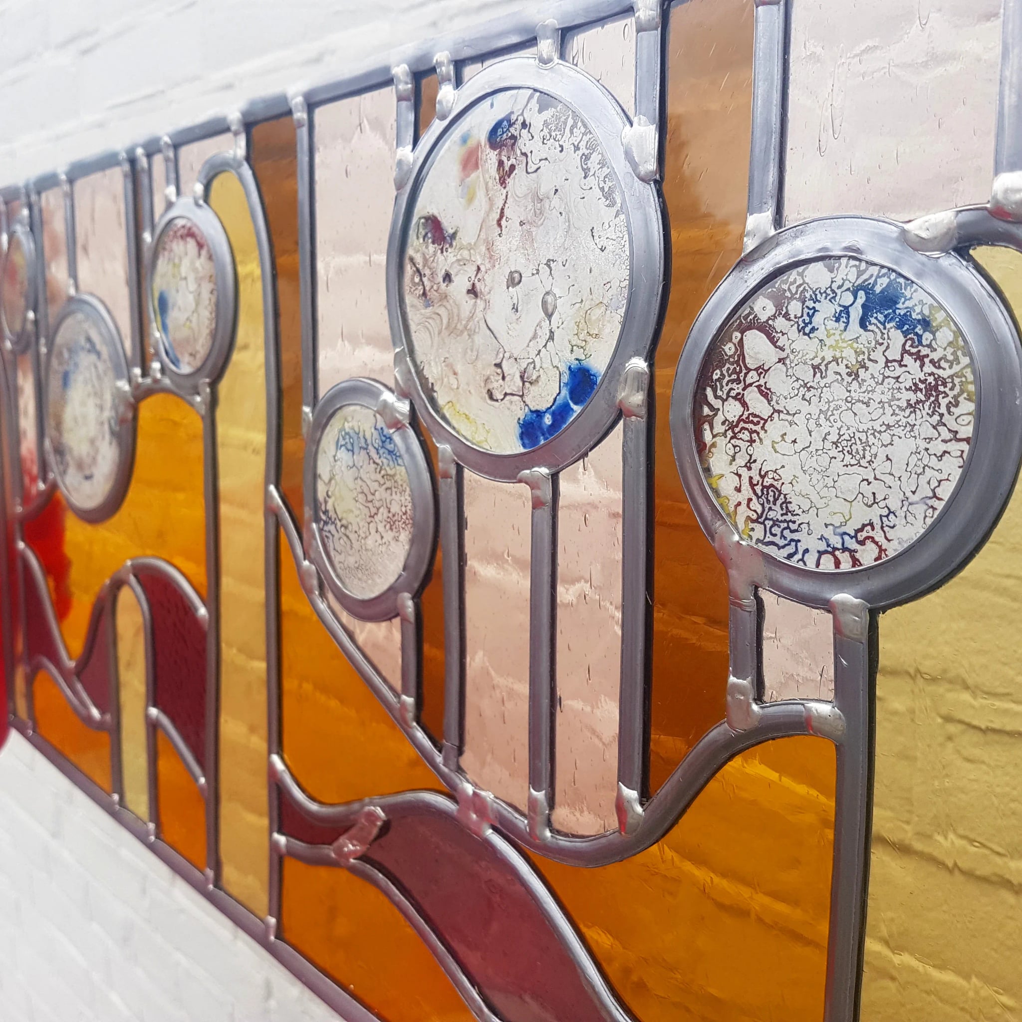 Glas-in-lood kunstwerk van Krisglas